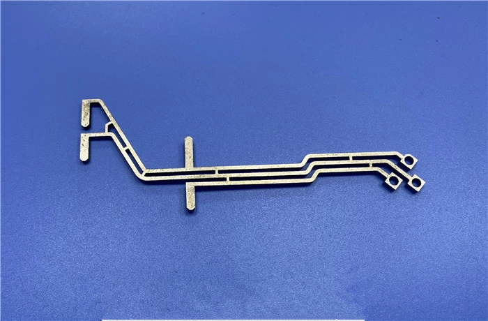汽車覆蓋拉伸件起皺開(kāi)裂是什么原因?