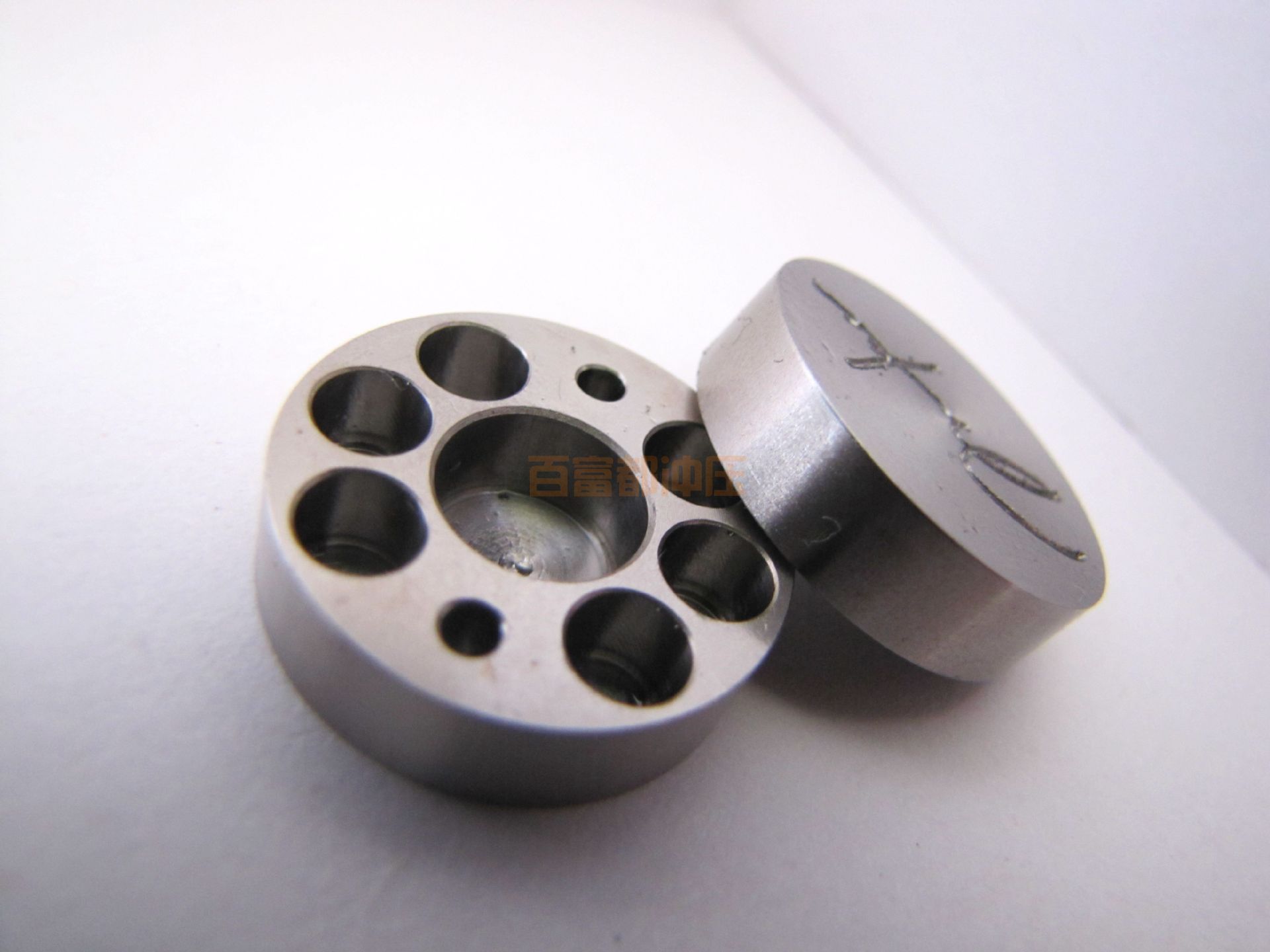 電腦鑼加工過程中有哪些注意事項?