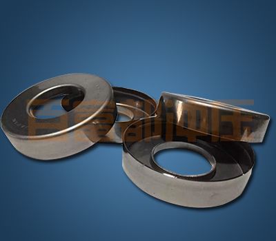 在處理廢料五金沖壓件時(shí)要注意哪些問題呢?