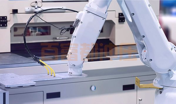 在沖壓加工中運用機械手的優(yōu)點